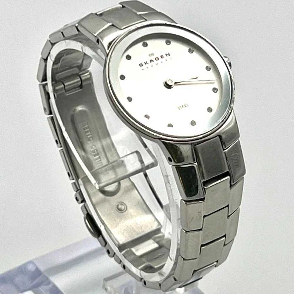 Skagen Denmark Round Silver Ladies watch Working
